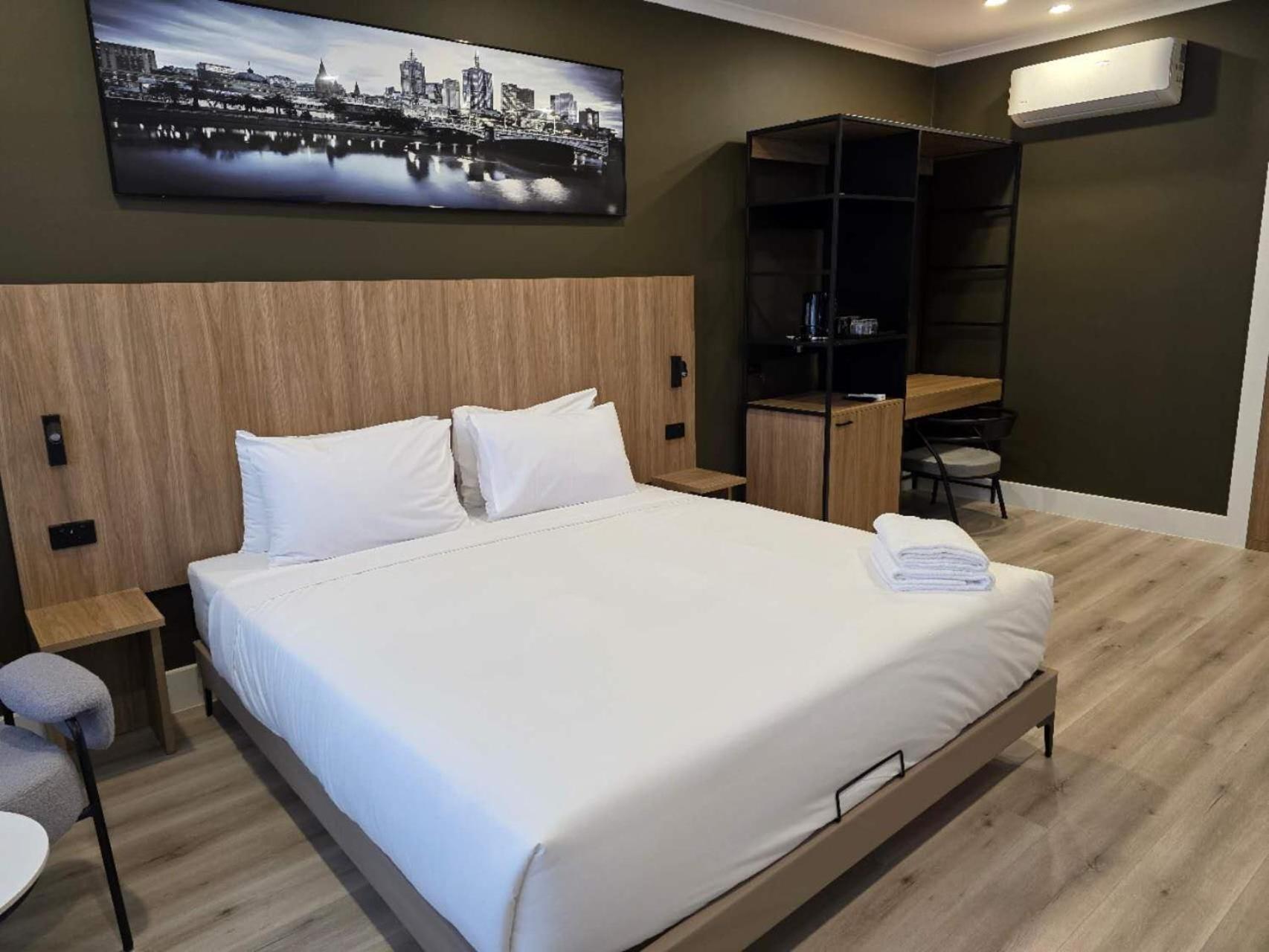 The Parkmore 4* Melbourne